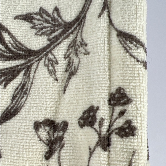 Deborah Connolly Designs Bath Towels Set of 2 Floral Brown Cream Velour NEW - Picture 5 of 8